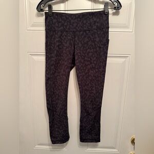 Lululemon leggings pace rival crop formation camo deep coal size 4